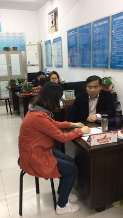 法律顧問進社區(qū)，高效服務(wù)助力居民生活與企業(yè)咨詢